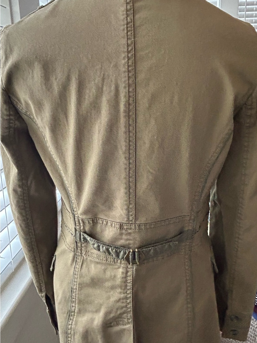 Women’s White House Black Market Olive Utility Jacket, Size 4 - Picture 3 of 5